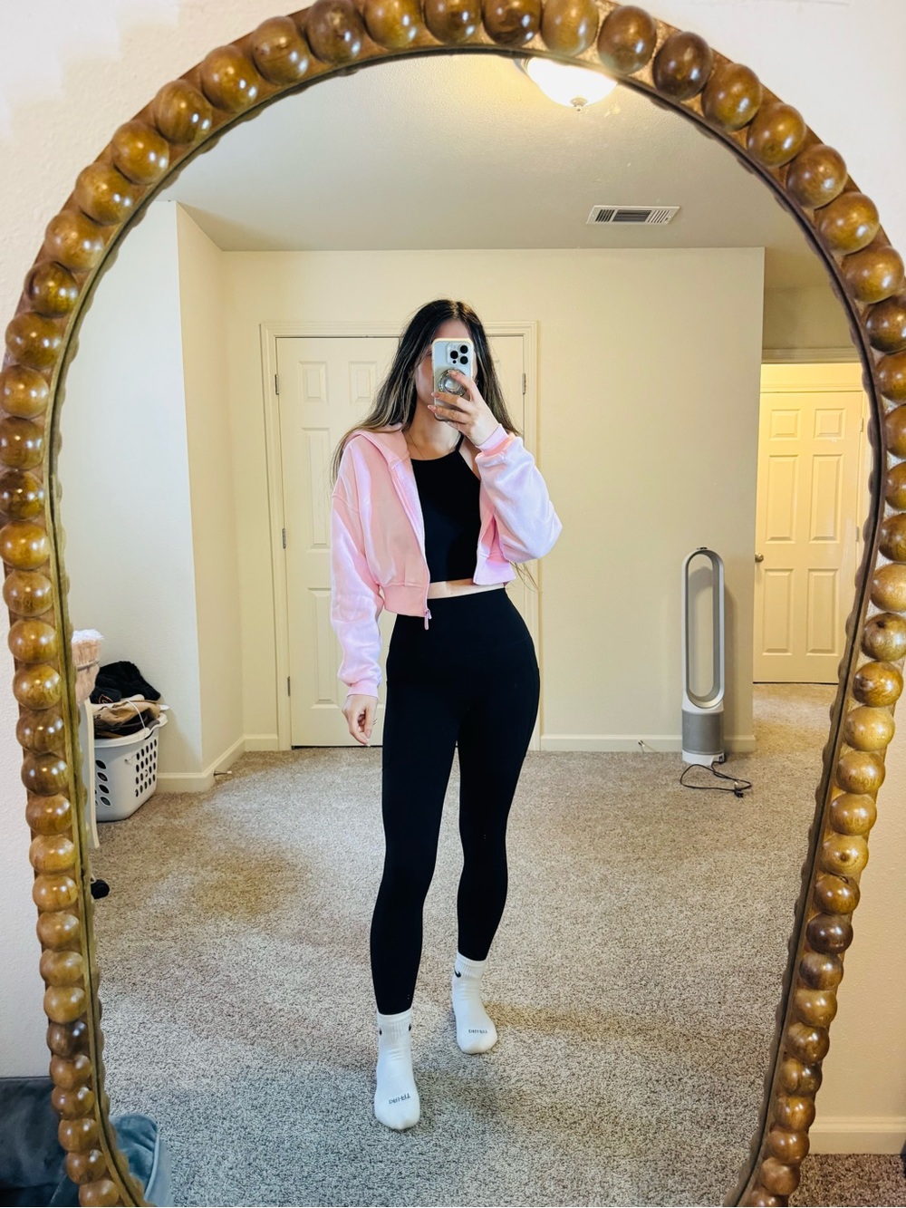 White Fox She’s Effortless Cropped Hoodie Posy Pink XS/S Sold Out - Picture 1 of 5